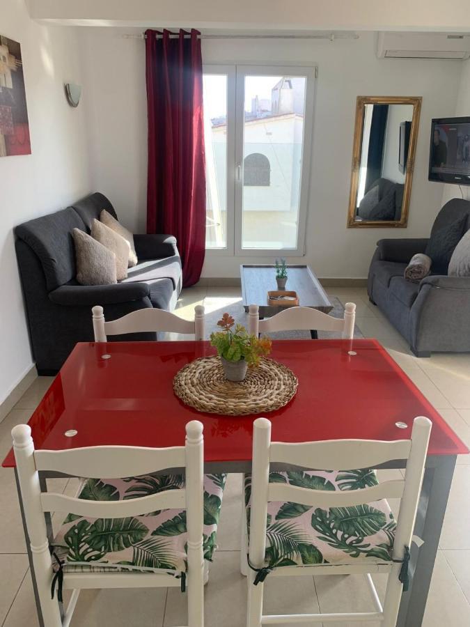 אמפוריבראבה Waterside Apartment - Two Bedroom מראה חיצוני תמונה