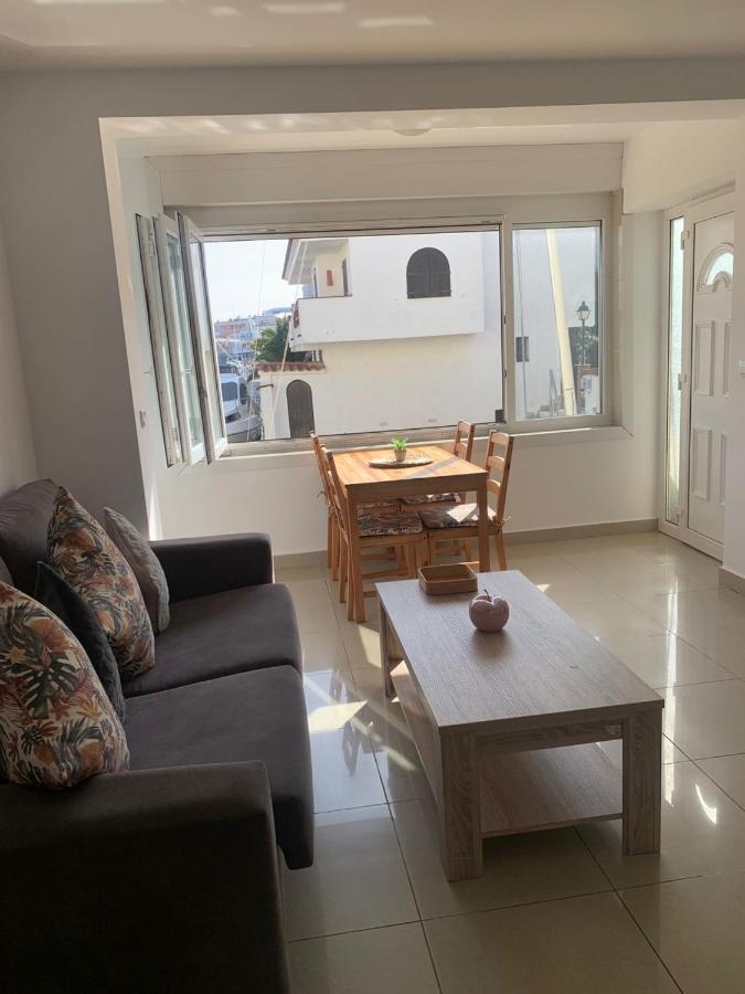 אמפוריבראבה Waterside Apartment - Two Bedroom מראה חיצוני תמונה
