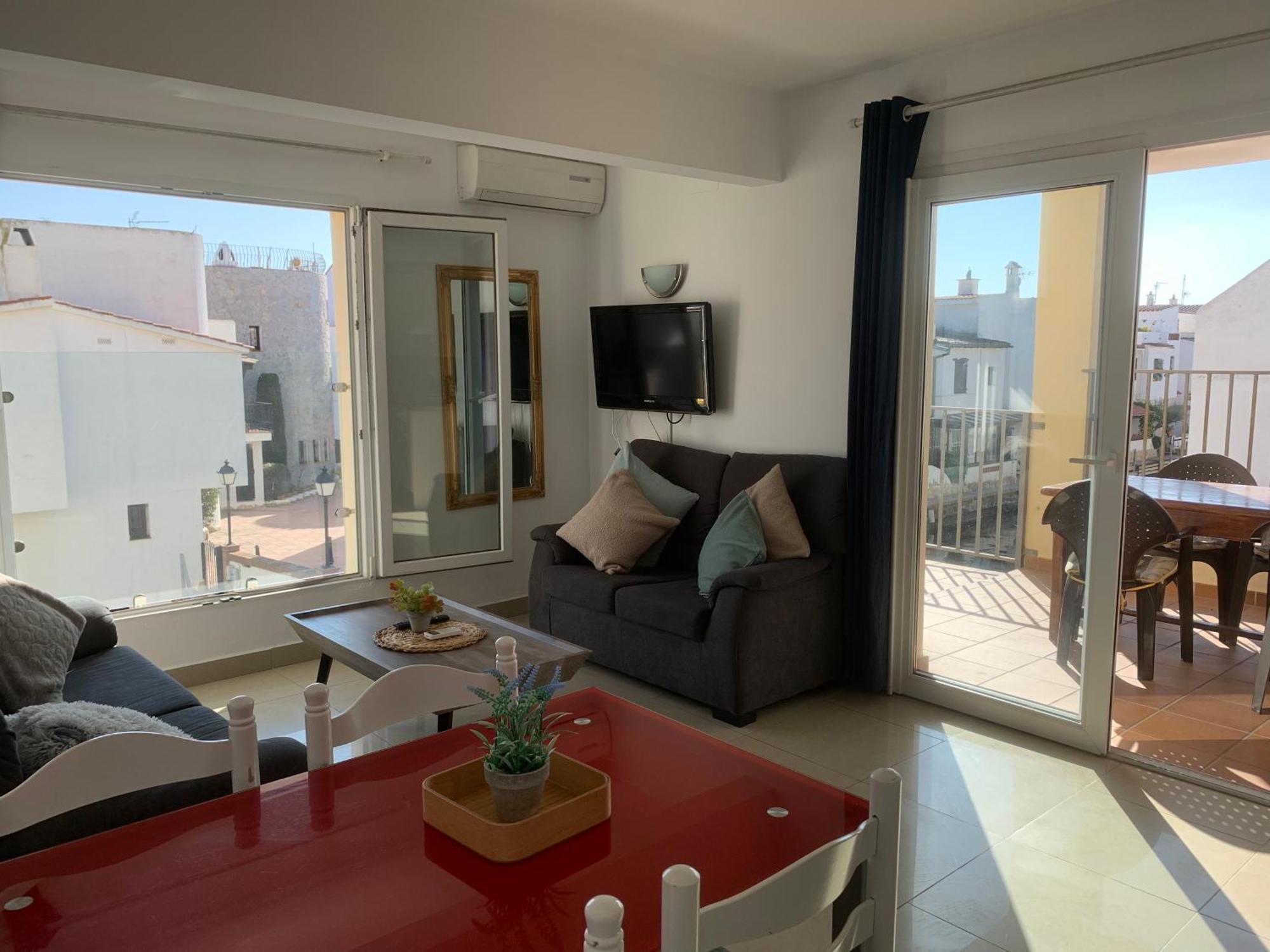 אמפוריבראבה Waterside Apartment - Two Bedroom מראה חיצוני תמונה