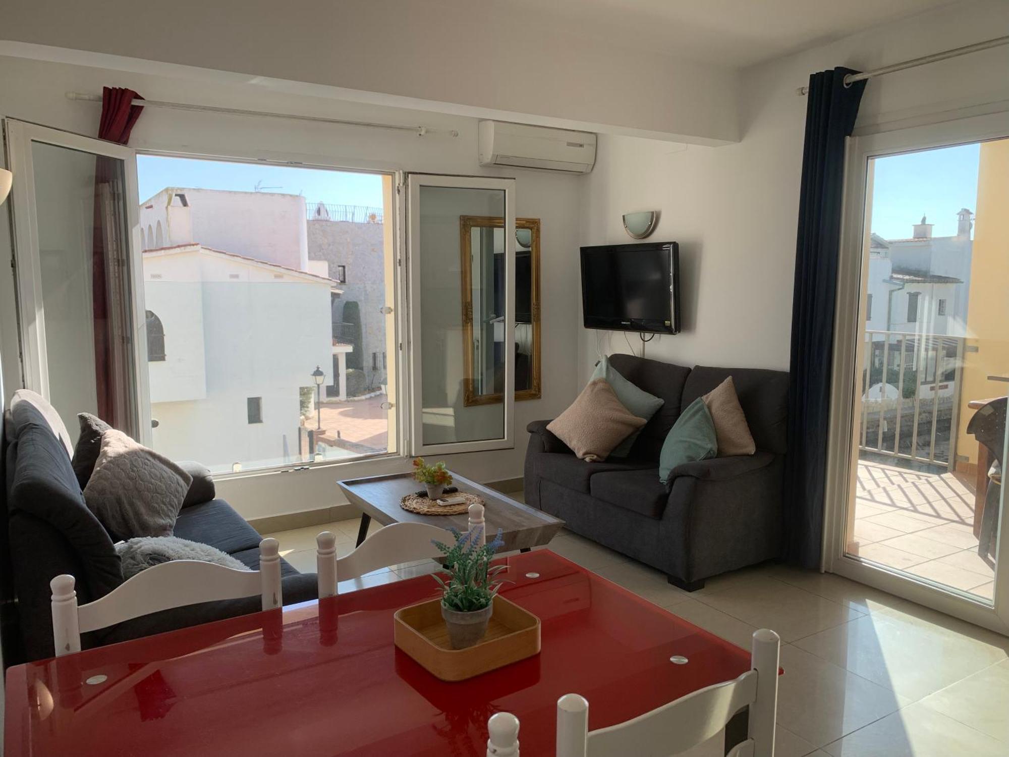 אמפוריבראבה Waterside Apartment - Two Bedroom מראה חיצוני תמונה
