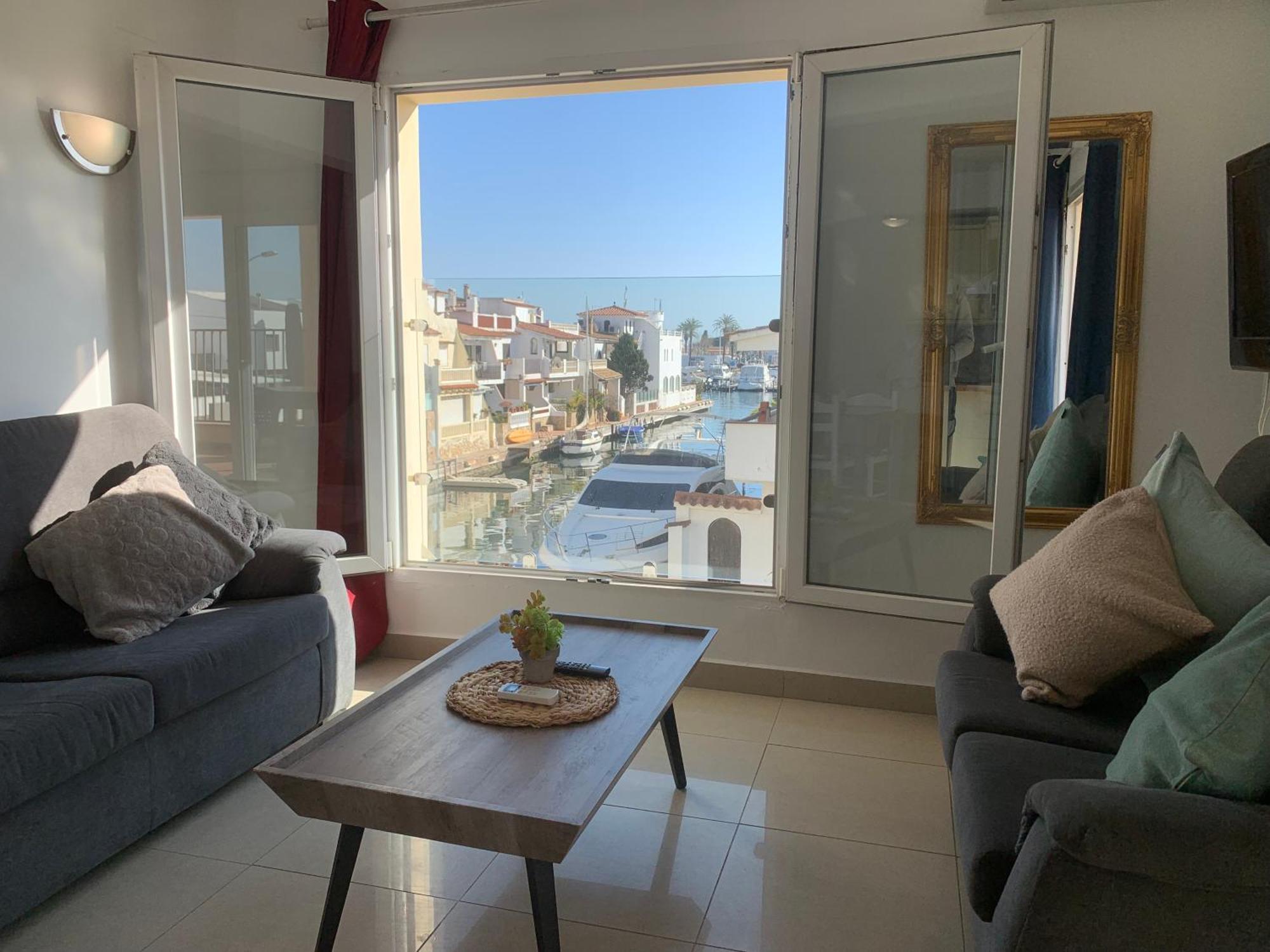 אמפוריבראבה Waterside Apartment - Two Bedroom מראה חיצוני תמונה