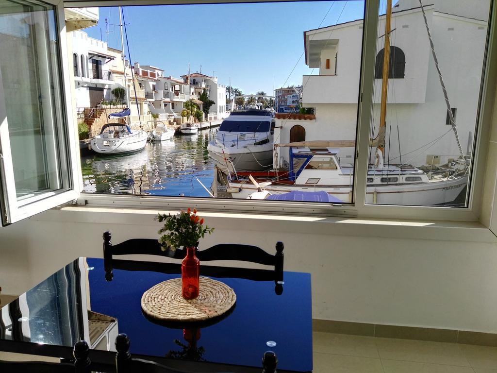 אמפוריבראבה Waterside Apartment - Two Bedroom חדר תמונה