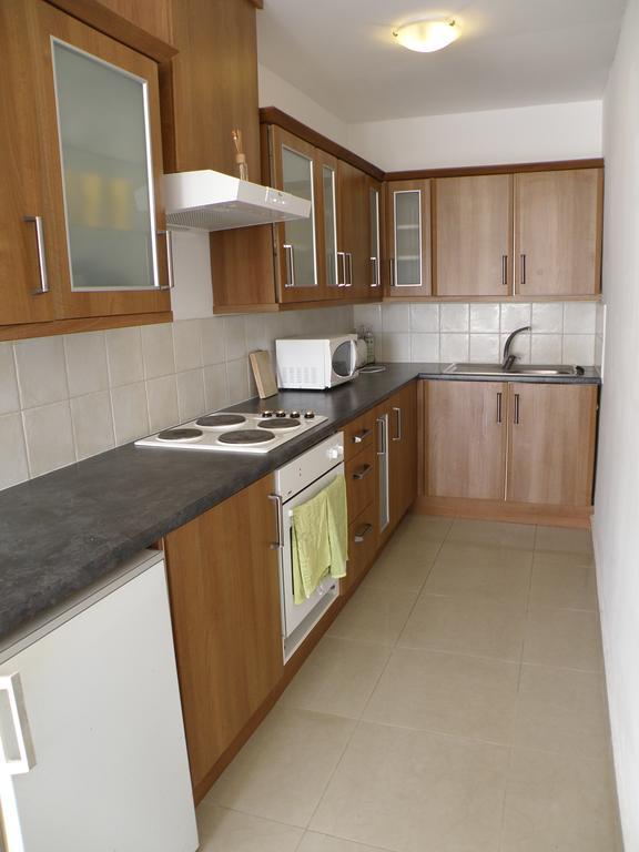 אמפוריבראבה Waterside Apartment - Two Bedroom חדר תמונה